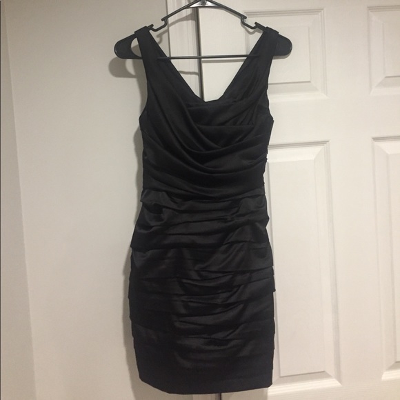 COPY - Express Dress - Picture 1 of 3
